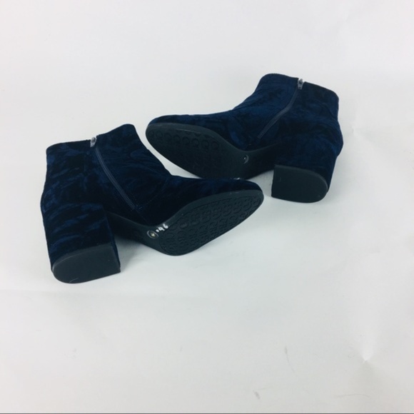 - New Gianni Bini Blue Velvet Crush Ankle Boot - Picture 6 of 7